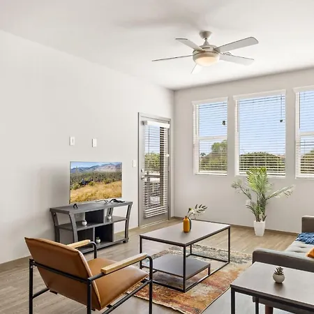 Spacious Westgate Cozysuites By Stadium With Pool 1 Glendale Exterior photo