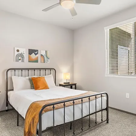 Spacious Westgate Cozysuites By Stadium With Pool 1 Glendale Exterior photo
