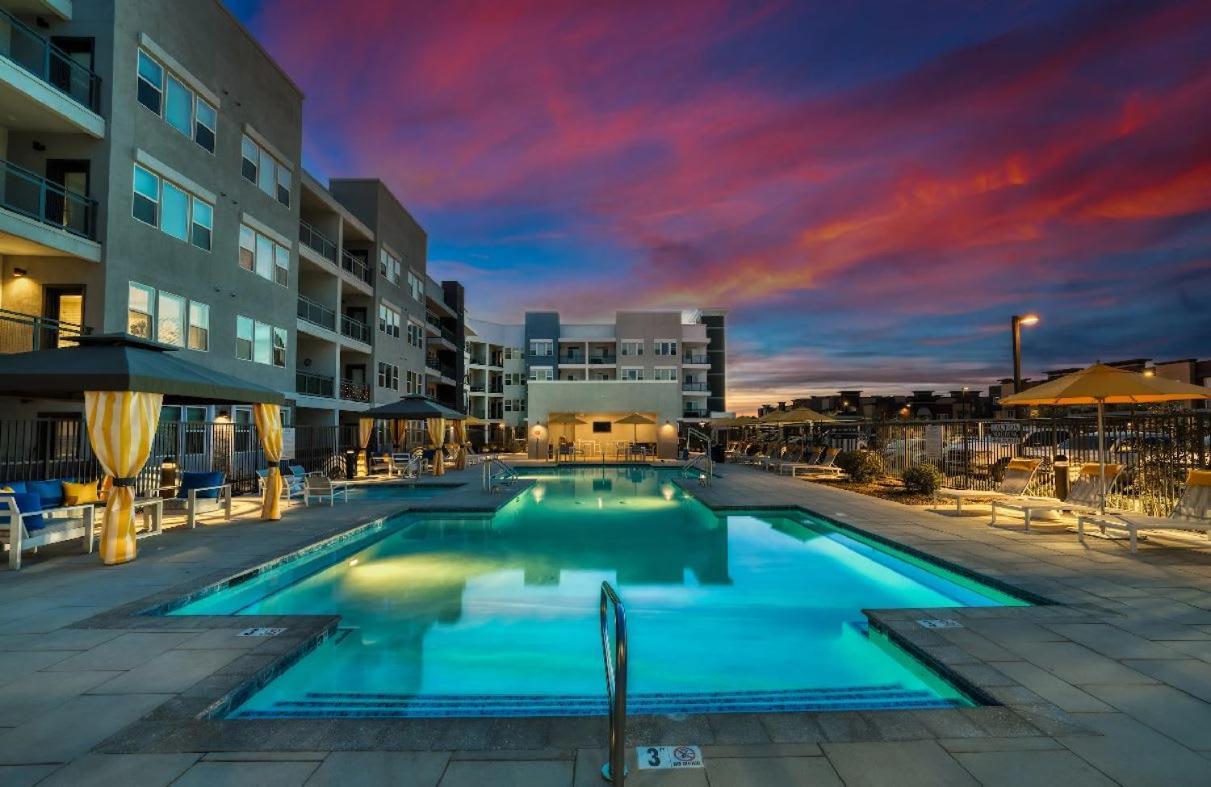 Spacious Westgate Cozysuites By Stadium With Pool 1 * Glendale