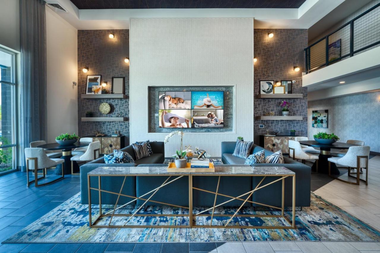 Spacious Westgate Cozysuites By Stadium With Pool 1 Glendale