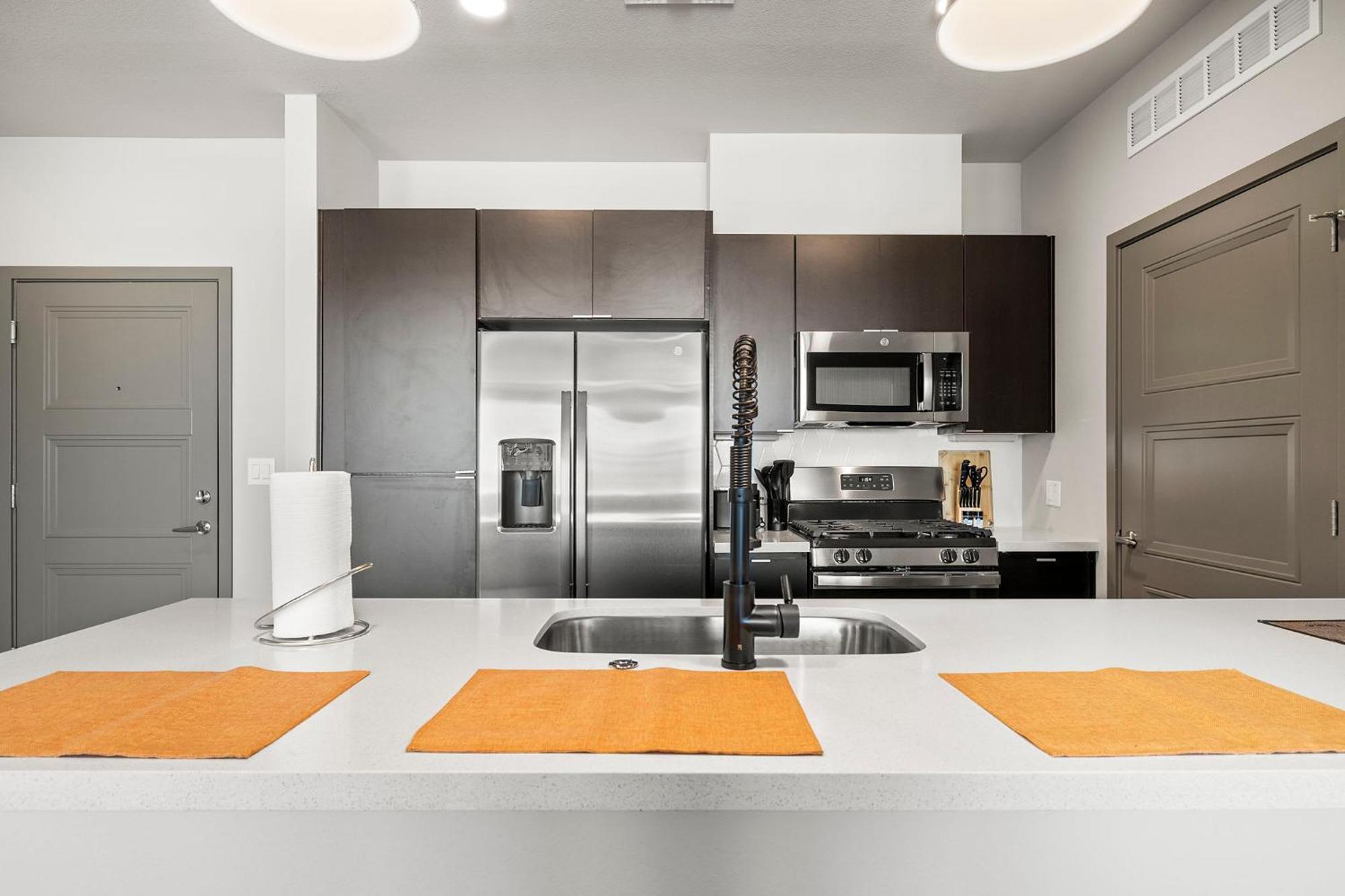 Spacious Westgate Cozysuites By Stadium With Pool 1 Apartment