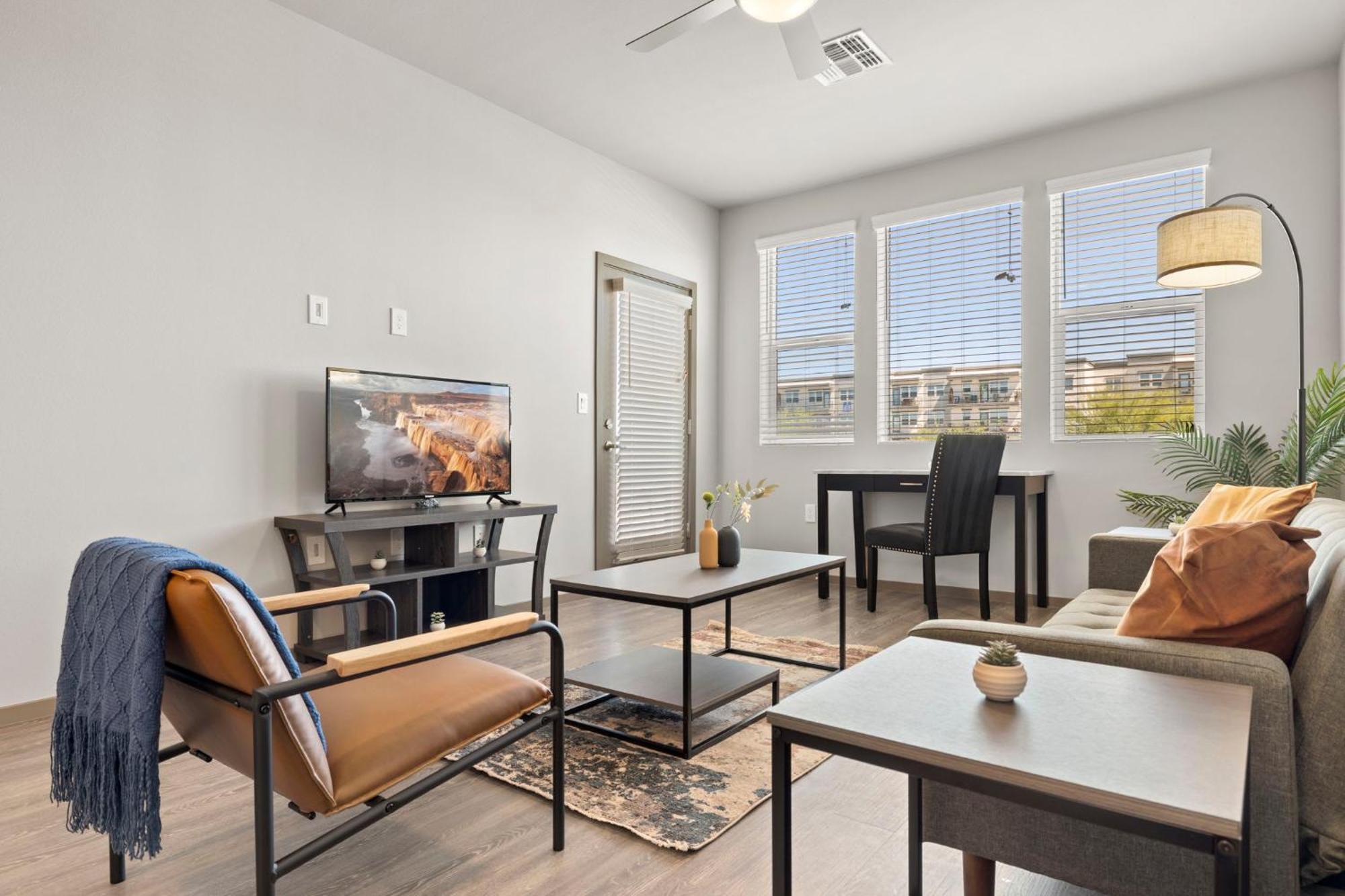 Apartment Spacious Westgate Cozysuites By Stadium With Pool 1 Glendale